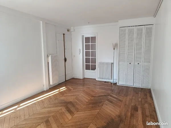 Appartement 3 pièces proche métro