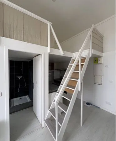 Studio avec mezzanine