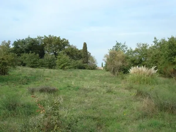 Terrain 268 m²
