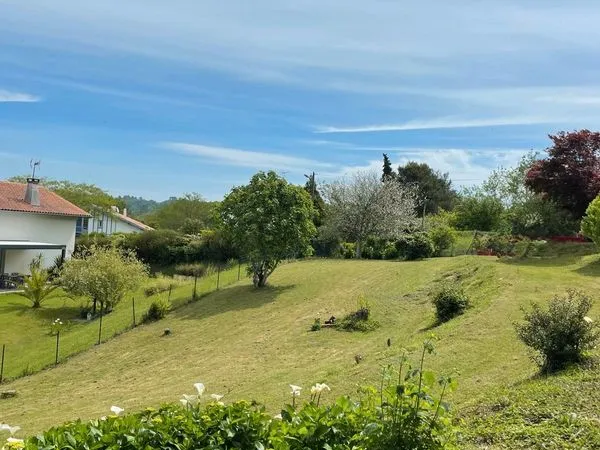 Terrain constructible de 713 m² - Accès indépendant