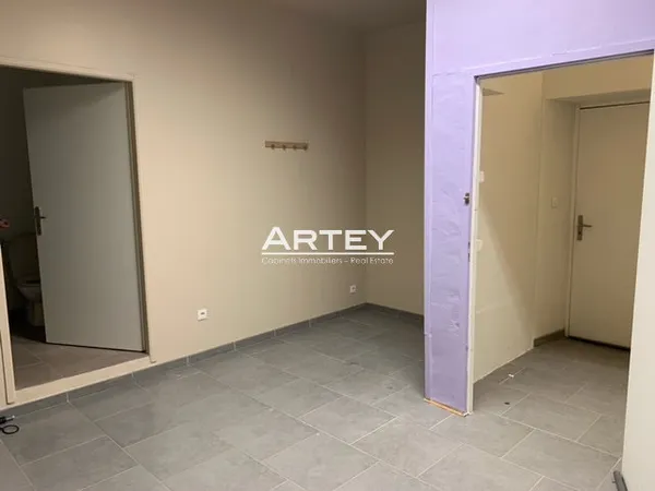 LOCAL PROFESSIONNEL - LA CRAU