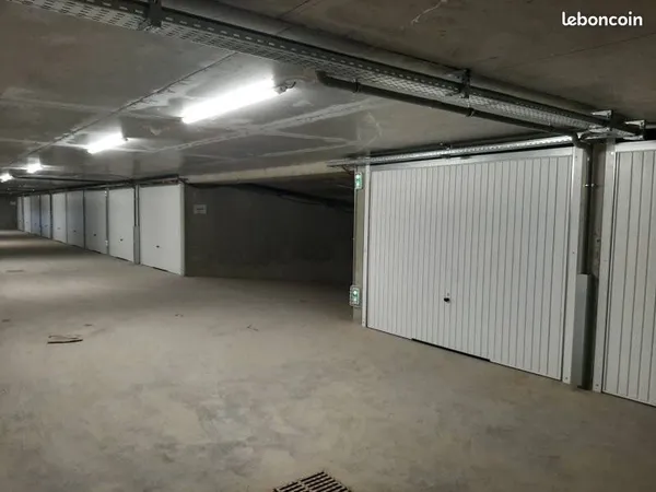 Garage dans résidence sécurisée à frejus