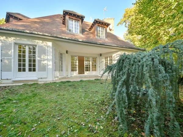 Villa 8 pièces 260 m²