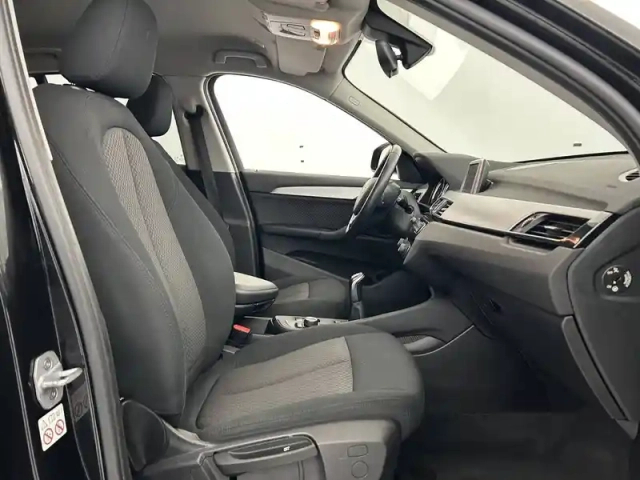 Bmw X1 sdrive 18i 140 ch — photo 23