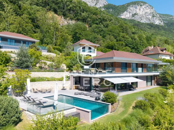 Veyrier du Lac, propriété d'architecte unique avec vue panoramiq