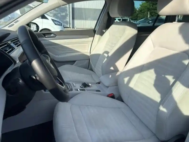 Volkswagen Passat sw 2.0 tdi evo 150ch lounge dsg7 8cv — photo 10