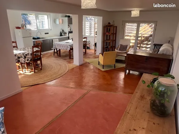 Grande chambre pour deux dans une Superbe Maison Ecolo Rénovée