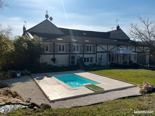 Magnifique longère rénové + piscine