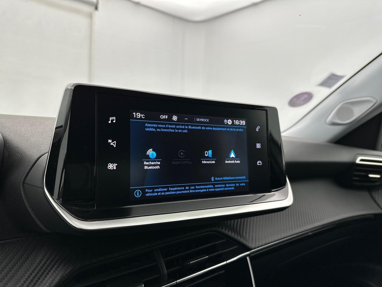 Peugeot 2008 puretech 100 s&s bvm6 style — photo 25