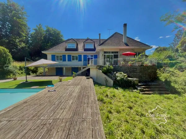 Élégante propriété familiale avec dépendance, terrain, pisci