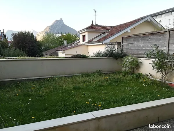 À louer - Appartement T2 de 42 m² avec terrasse de 40 m² à Fontaine