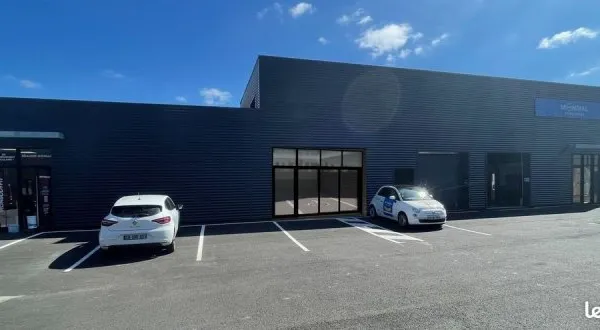 Local commercial 90 m² Saint-Georges-des-Coteaux