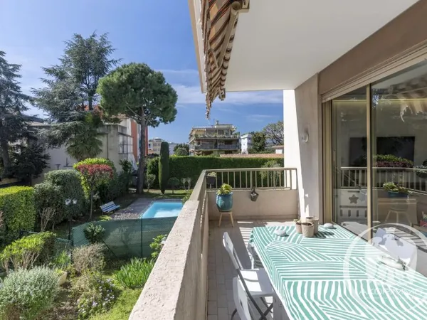 Superbe appartement 4 pièces avec piscine à Saint-Laurent-du-Var