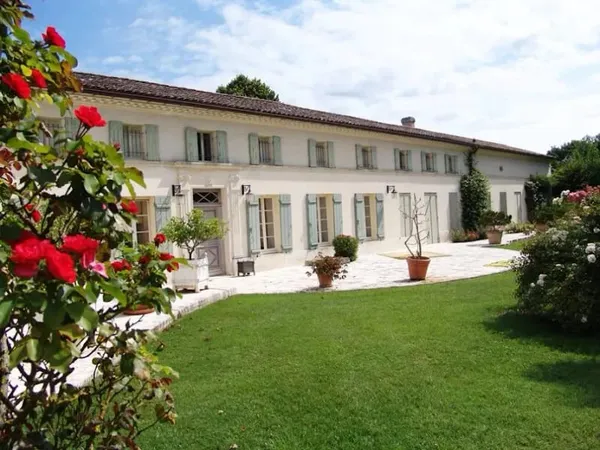 Maison 13 pièces 2000 m²