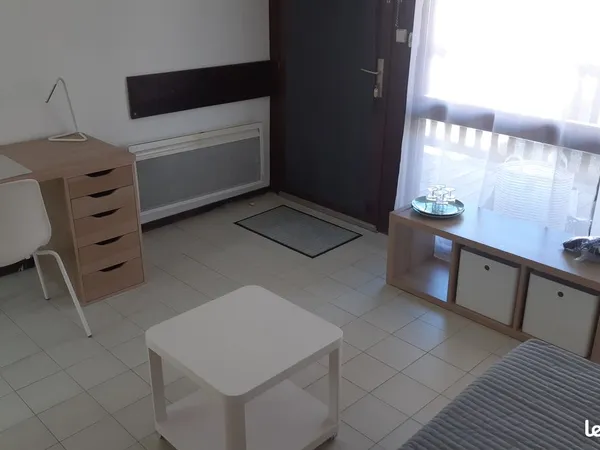 Studio rénové et meublé (avec lave-linge et TV HD) en centre-ville