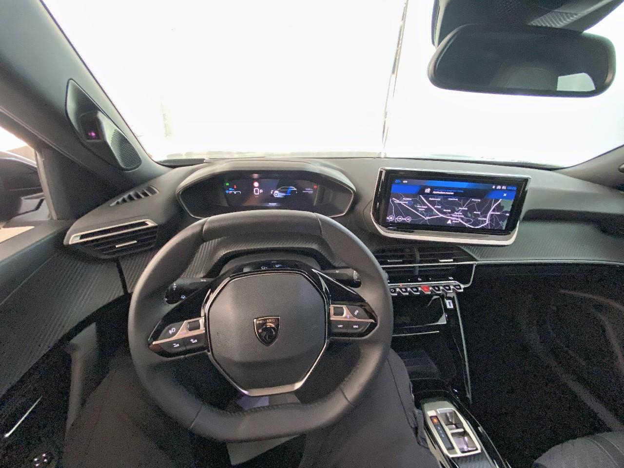 Peugeot 2008 hybrid 145 ch e-dcs6 allure — photo 12