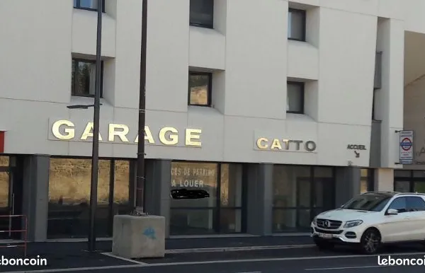 Place de parking Avignon