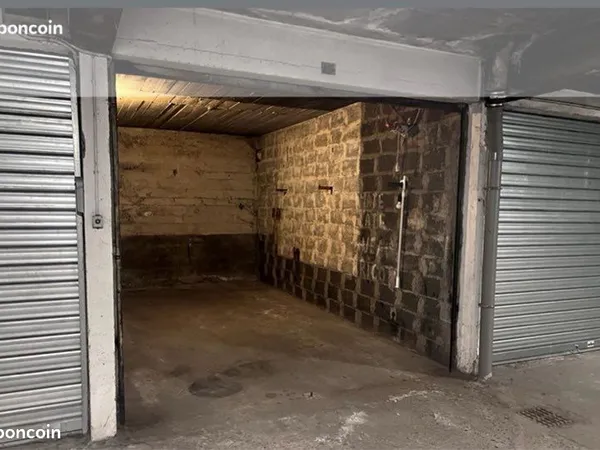 Garage 16m2 rue des Champs Élysées à Grenoble