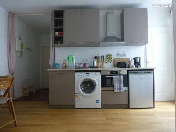 Studio meublé Paris 11 République
