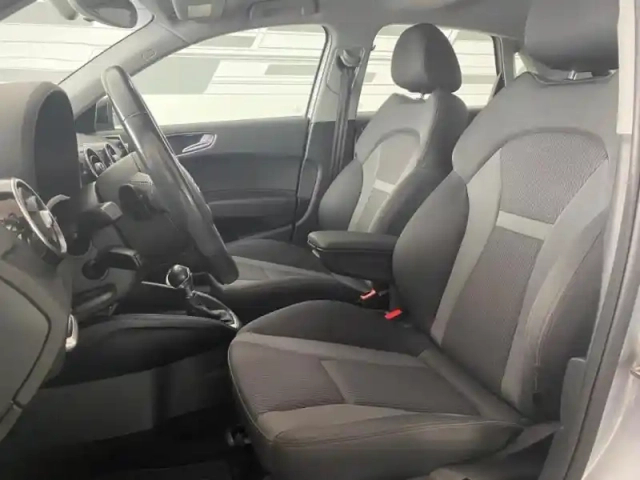 Audi A1 sportback 1.0 tfsi 95ch ultra metropolitan s tronic 7 — photo 14