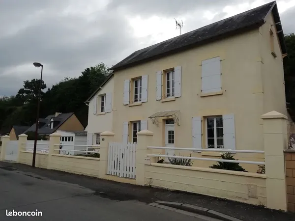 Maison T6 bourg de PONT HEBERT