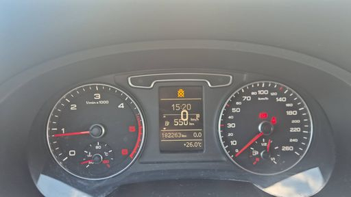 Audi Q3 2.0 TDI 140 - Attraction – 2012 – 182263 km – Diesel – Boîte Manuelle — photo 16