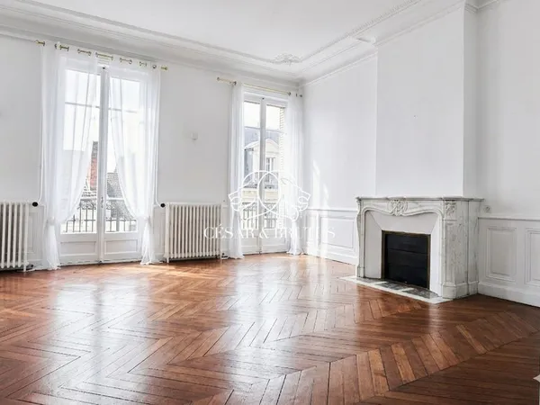 A louer - L'EXCEPTION ROANNAISE  266 m² DE LUXE ET D'ESPAC