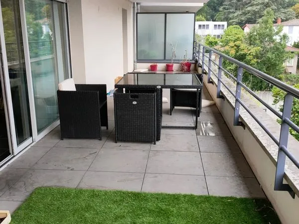 Colocation meublée standing, grande terrasse et parking