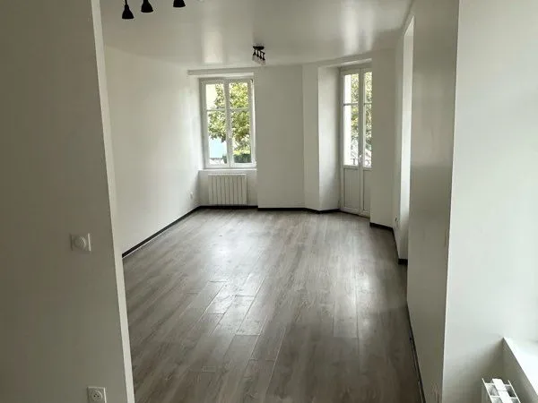 Appartement F3 COMPLETEMENT RENOVE