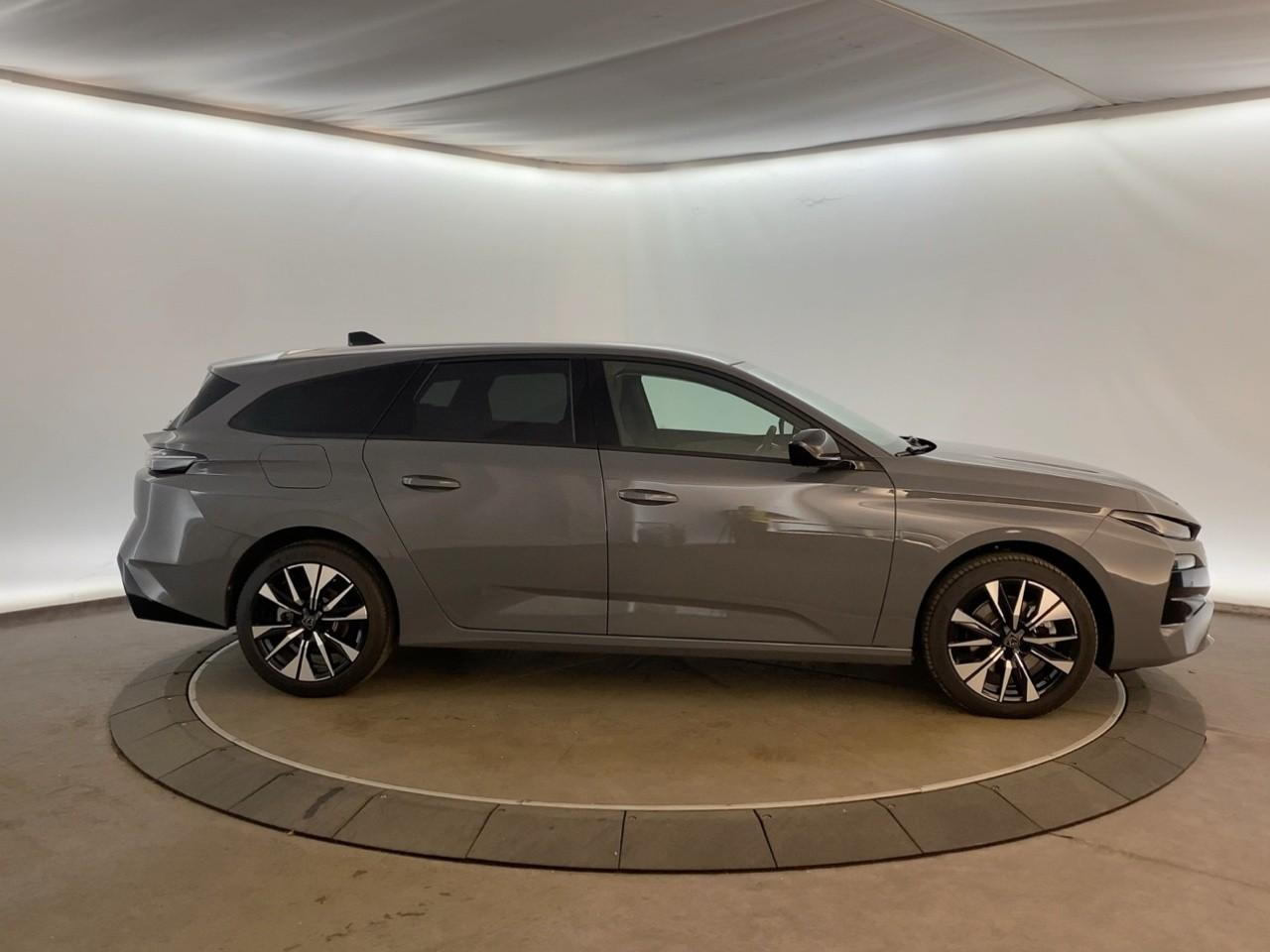 Peugeot 308 sw hybrid 145 e-dcs6 allure — photo 4