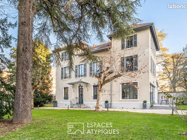 Propriété 10 pièces 307 m²