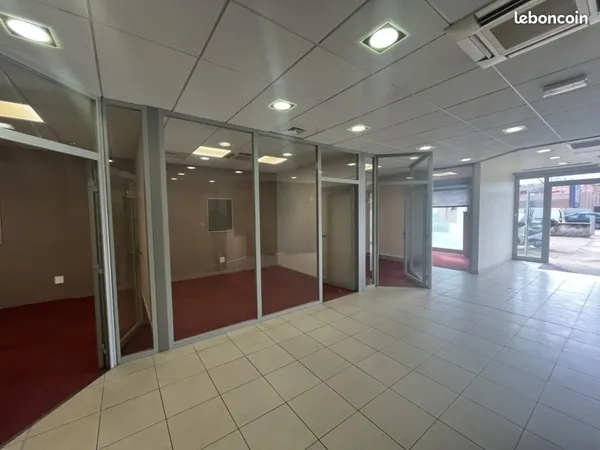 Local commercial 162 m²