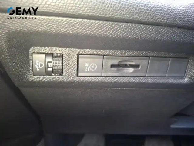 Peugeot 308 sw electrique 54 kwh 156ch — photo 12