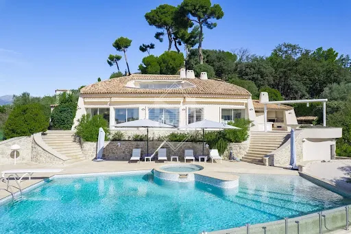 Villa 10 pièces 436 m²