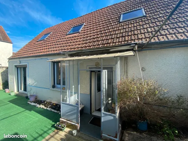 Maison individuelle 87 m² sur cour, gare à 5 min à pied, Rosny-sur-Seine