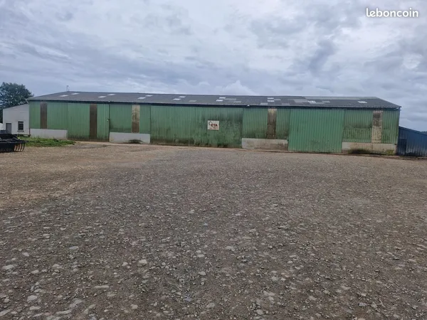 Hangar a louer