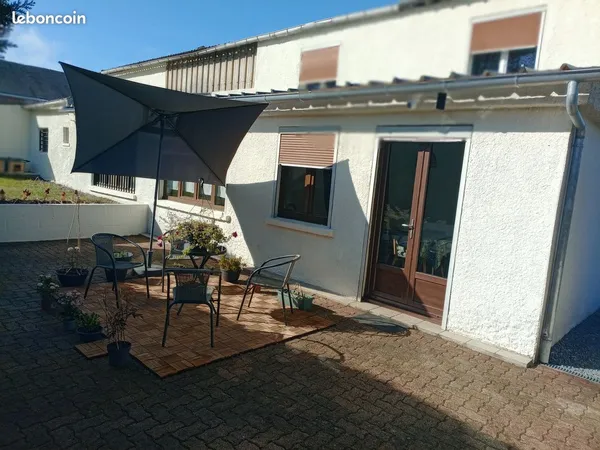 Maison à Rocroi avec 6 chambres terrain et dépendance de 220m2