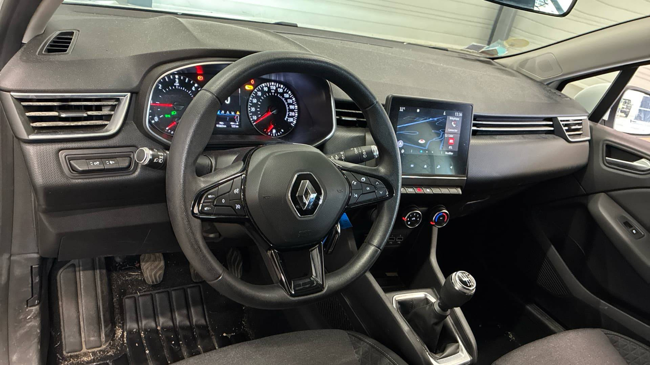 Renault CLIO SOCIETE BLUE DCI 85 — photo 14