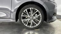 Toyota Yaris 116h Iconic 5p MY22 — photo 20
