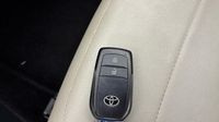 Toyota Yaris 116h Iconic 5p — photo 16