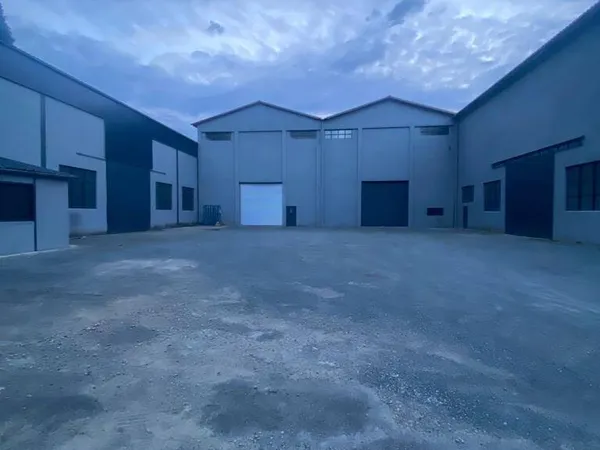 Local d'activité 4000 m²