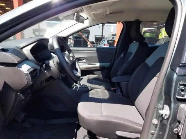 Dacia Sandero eco-g 120 auto — photo 9