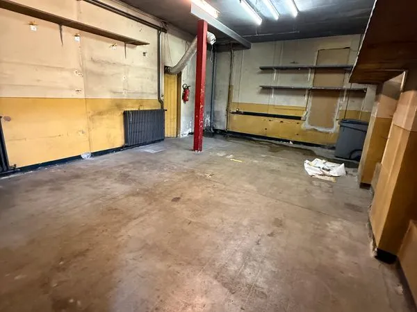 Location espace de stockage ou à usage commercial