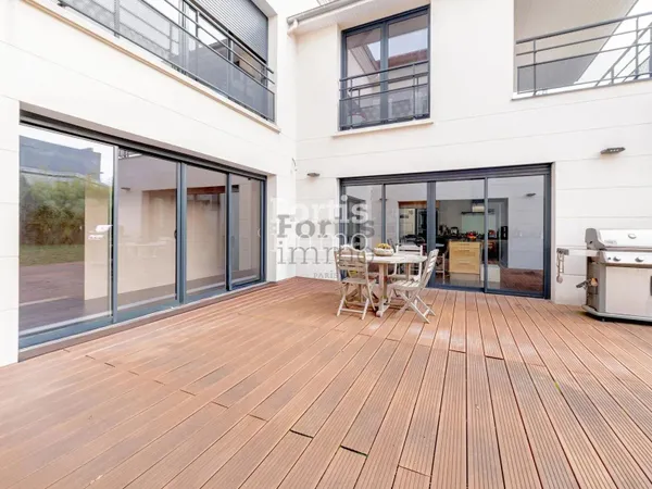 BOIS COLOMBES - MAISON D'ARCHITECTE CONTEMPORAINE - 7 PIECES
