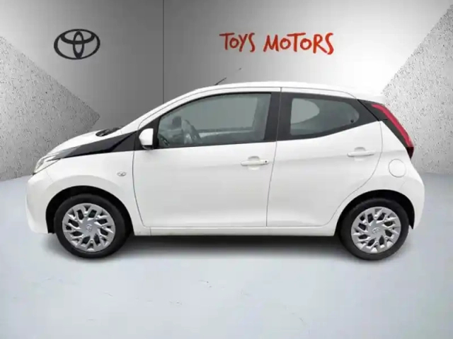 Toyota Aygo 1.0 vvt-i x-play 72 ch — photo 2