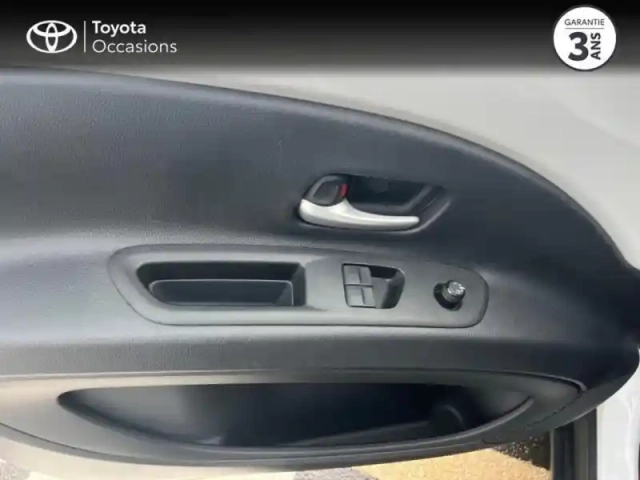Toyota Aygo x 1.0 vvt-i 72ch dynamic my24 — photo 12