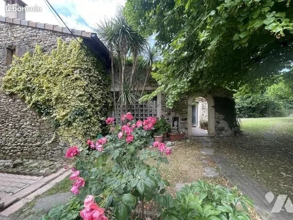 Maison 6 pièces 228 m²