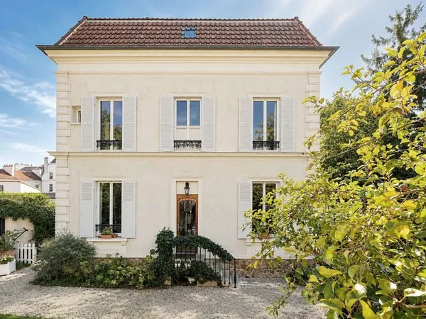 Maison 8 pièces 202 m²