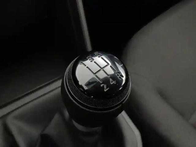 Dacia Sandero 1.0 sce 65ch essential — photo 30