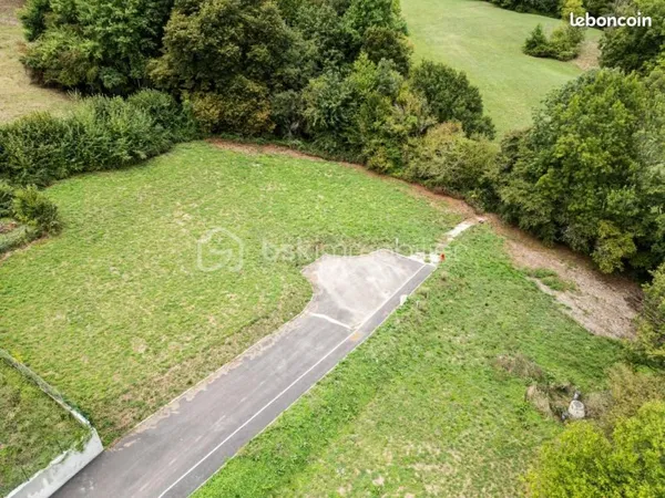 Terrain 1 056 m² Lornay